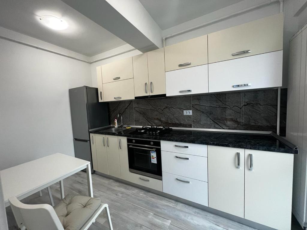 Urban Apartments And Studios - City Center Iasi Exterior photo