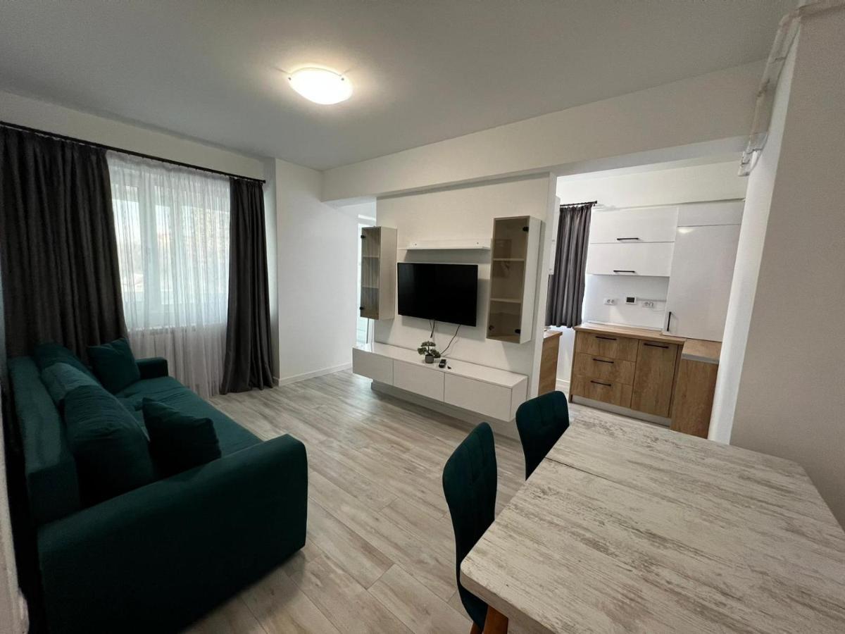 Urban Apartments And Studios - City Center Iasi Exterior photo